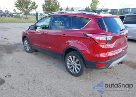 2018 Ford Escape Titanium z USA, uszkodzony, nr VIN 1FMCU9J95JUD16776